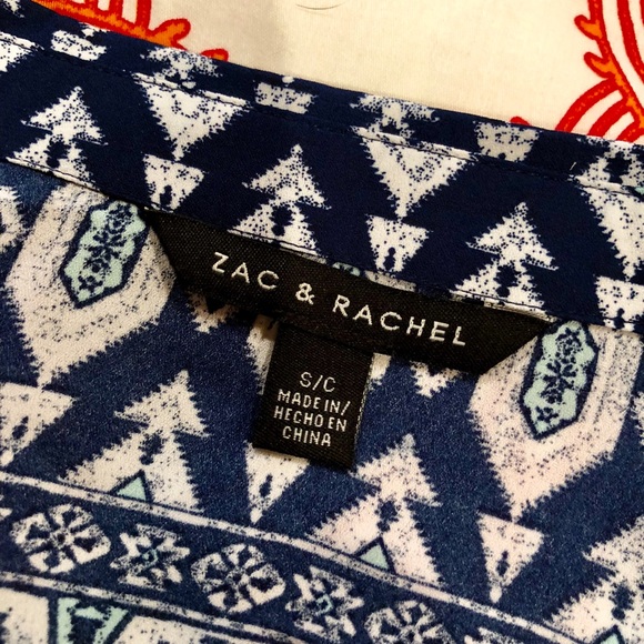 High-Low Sleeveless Blouse - Picture 5 of 5